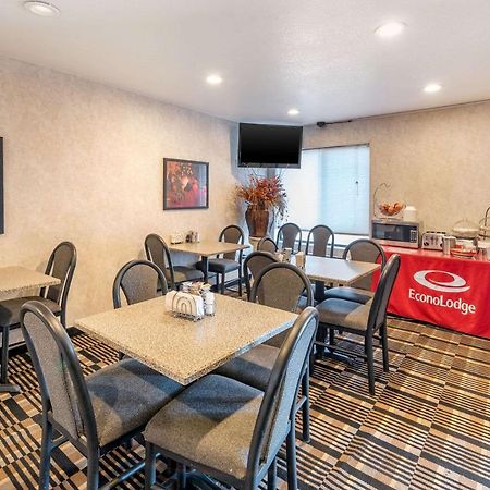 Econo Lodge Pueblo Exteriér fotografie