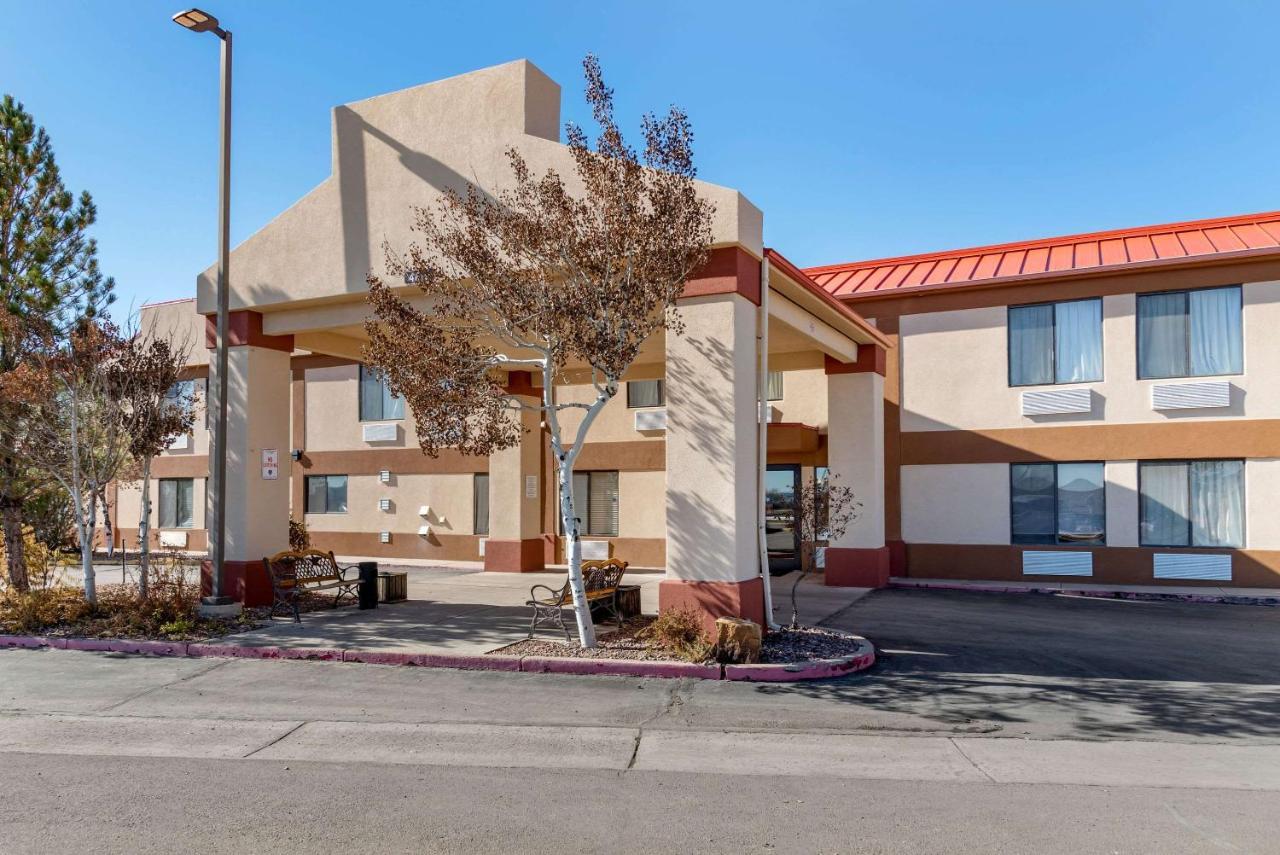 Econo Lodge Pueblo Exteriér fotografie