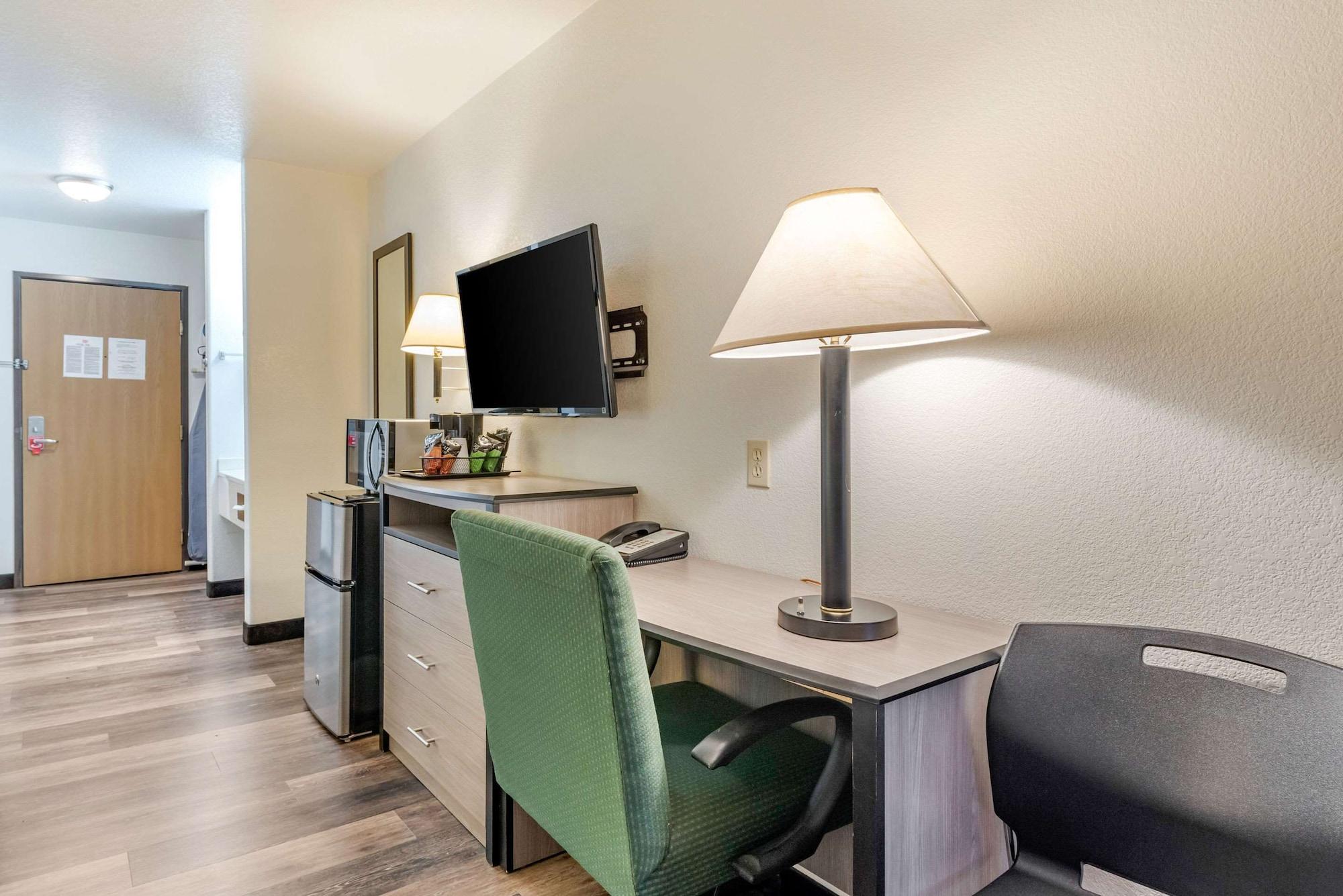 Econo Lodge Pueblo Exteriér fotografie