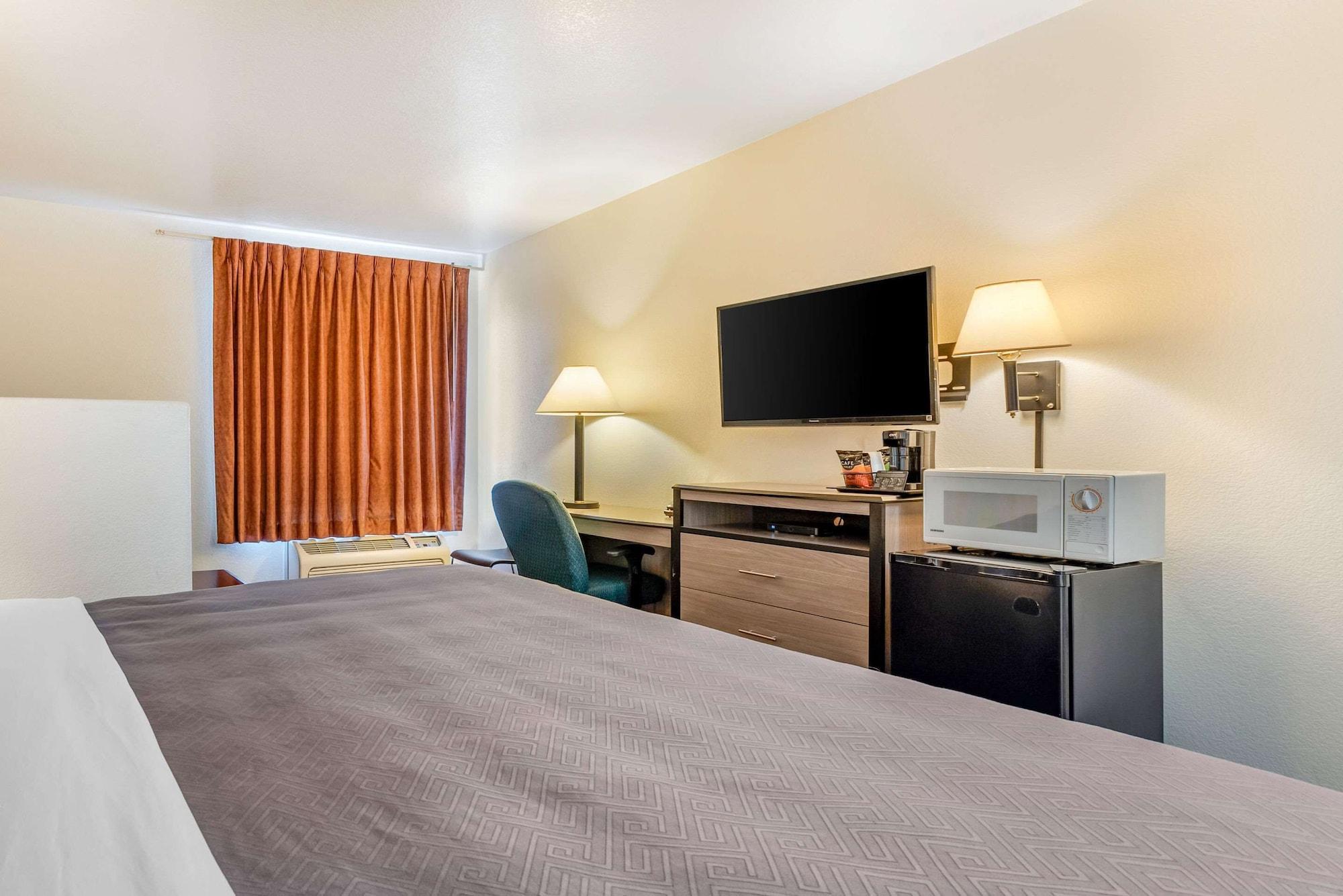 Econo Lodge Pueblo Exteriér fotografie