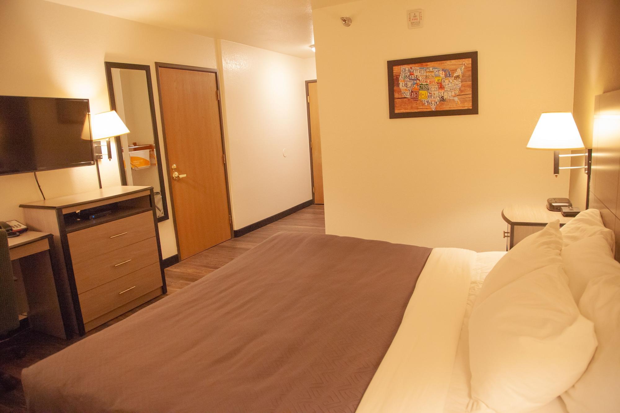 Econo Lodge Pueblo Exteriér fotografie