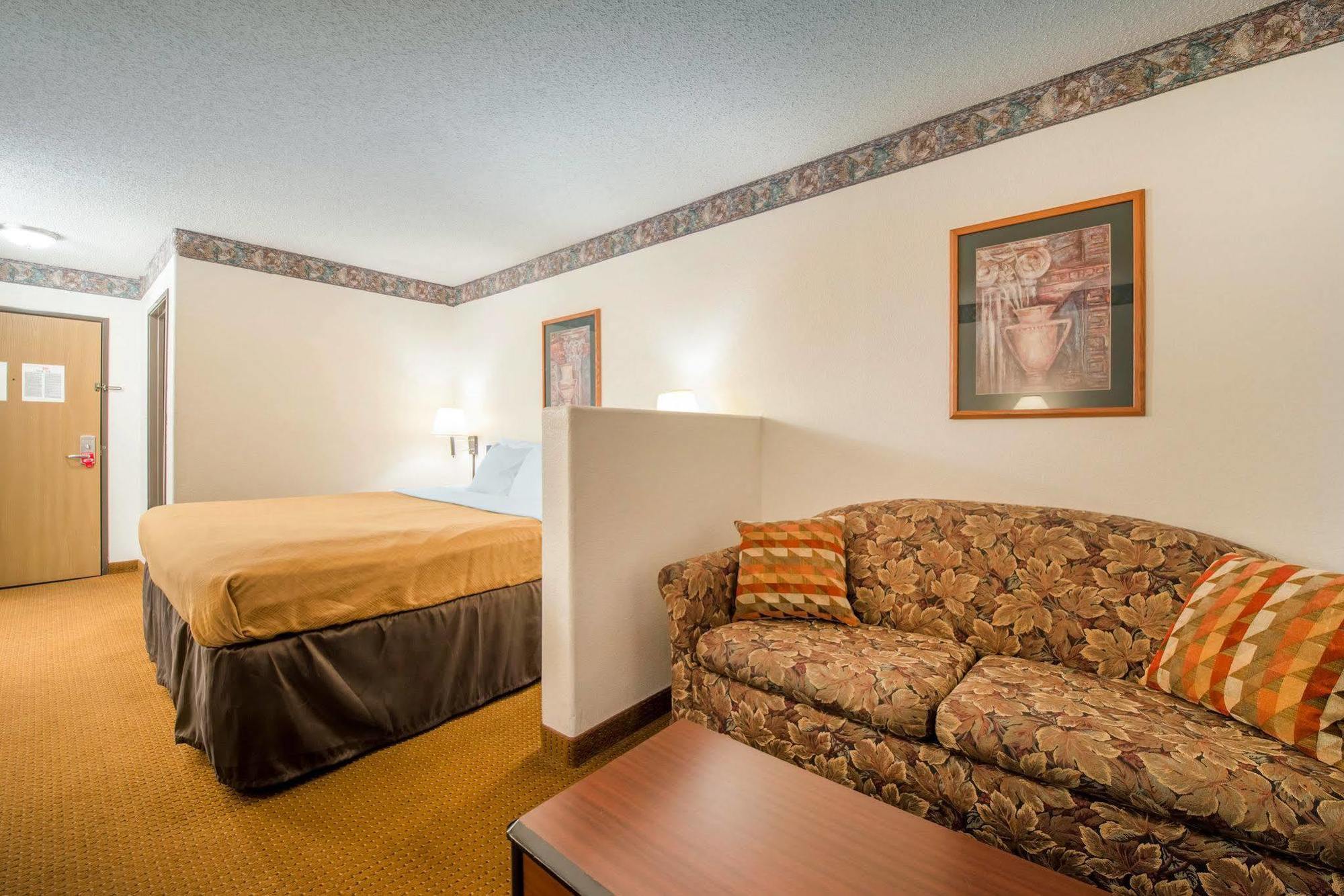 Econo Lodge Pueblo Exteriér fotografie